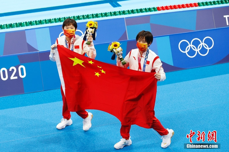 10 метрден ?ос адамды? су?а сек?ру т?р?нен ел?м?зге та?ы б?р алтын ?осылды