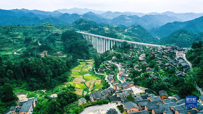 Гуйчжоуда?ы Дунчжайды? к?зг? ?сем келбет?