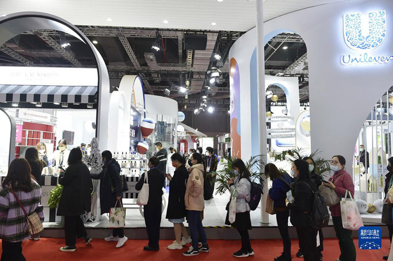 CIIE-дег? ?к?не к?здер? мен ?жа?а достар?