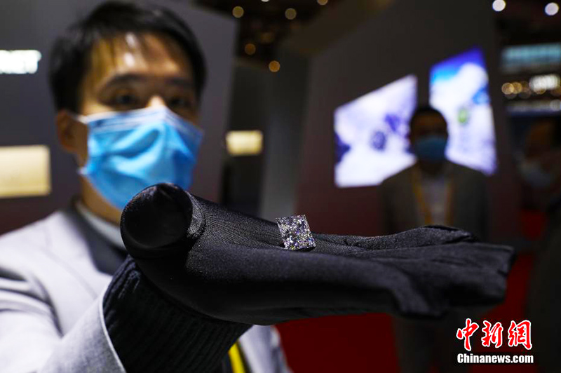 CIIE-де 16,42 каратты? жет?лд?р?лген алмаз ?лемд?к рекорд орнатады деп к?т?луде