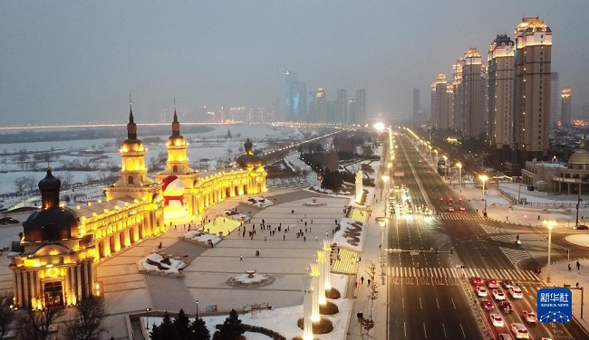 Харбиндег? ?ардан жасал?ан алып адам