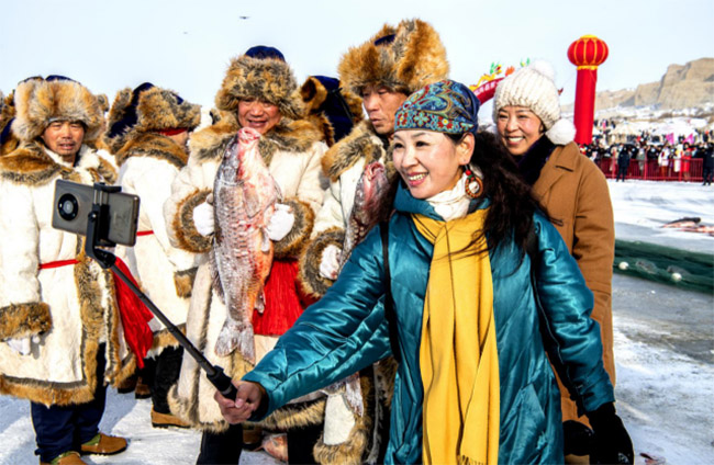 Бурылто?айда?ы балы? аулау мерекес?