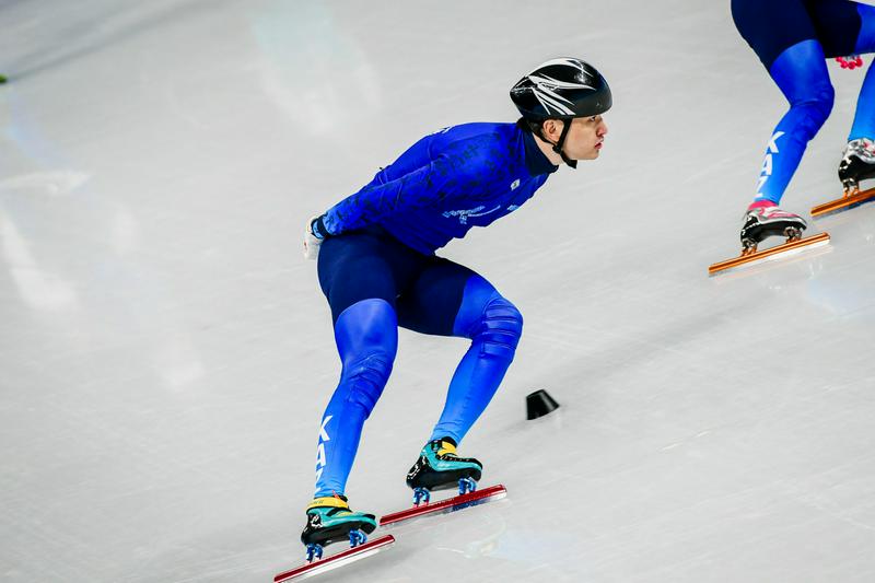 ?аза?станды? шорт-трекш?лер Бейж??де жатты?у?а к?р?ст?