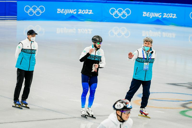 ?аза?станды? шорт-трекш?лер Бейж??де жатты?у?а к?р?ст?