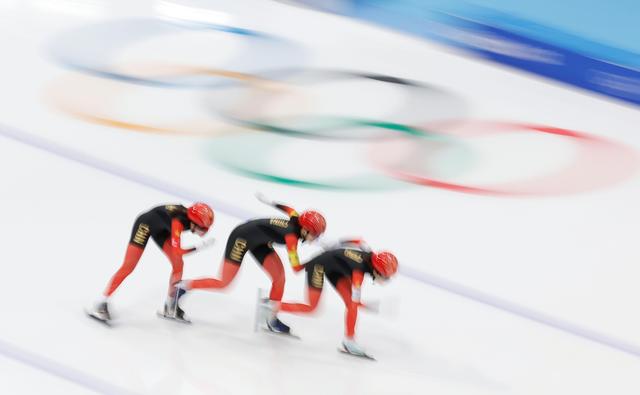 ?ытай ?йелдер арасында?ы конькимен сыр?анаудан командалы? ?уалау жарысында ?зд?к т?ртт?кт? ж?бер?п алды