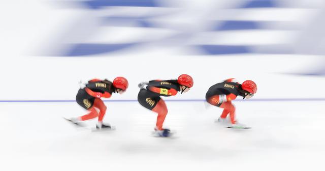 ?ытай ?йелдер арасында?ы конькимен сыр?анаудан командалы? ?уалау жарысында ?зд?к т?ртт?кт? ж?бер?п алды