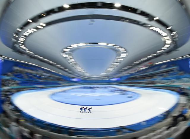 ?ытай ?йелдер арасында?ы конькимен сыр?анаудан командалы? ?уалау жарысында ?зд?к т?ртт?кт? ж?бер?п алды