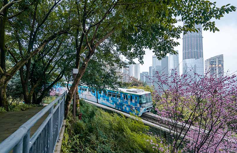 Чунцин: К?ктемге жол ал?ан пойыз