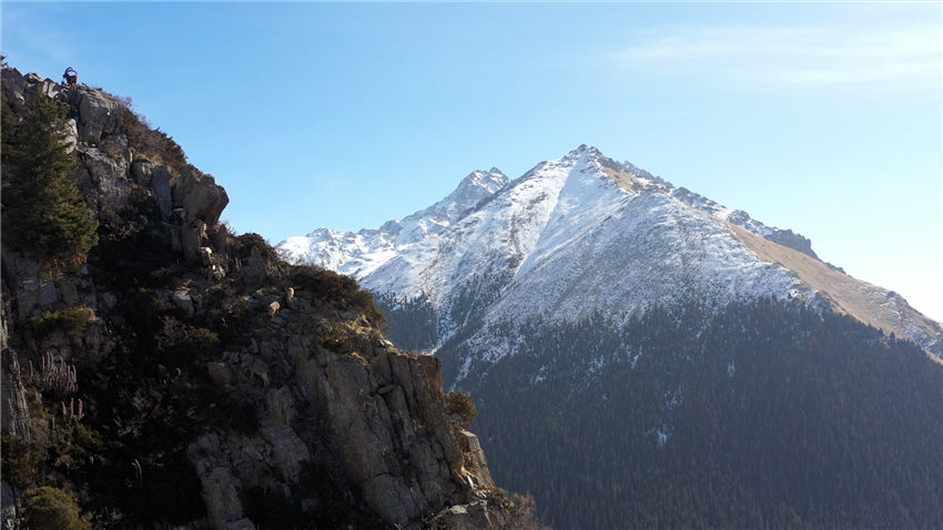 Шы?жа?ны? Мо??олк?ре ауданы Шаты саяхат районында?ы ?й?рл? тауешк?лер