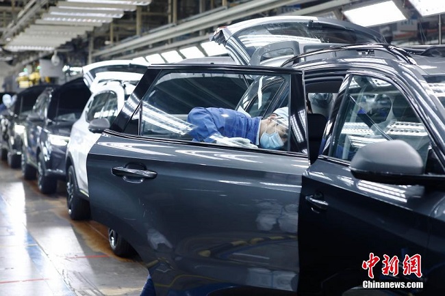 Эпидемияны? алдын алу мен ?нд?р?ст? те?гер?мд? ж?рг?зу ?ш?н SAIC Motor Линьган жолаушылар к?л?г? базасы ж?мыс жасауда