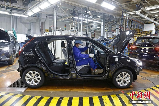 Эпидемияны? алдын алу мен ?нд?р?ст? те?гер?мд? ж?рг?зу ?ш?н SAIC Motor Линьган жолаушылар к?л?г? базасы ж?мыс жасауда