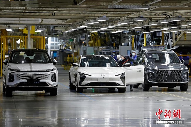 Эпидемияны? алдын алу мен ?нд?р?ст? те?гер?мд? ж?рг?зу ?ш?н SAIC Motor Линьган жолаушылар к?л?г? базасы ж?мыс жасауда