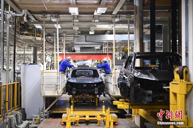 Эпидемияны? алдын алу мен ?нд?р?ст? те?гер?мд? ж?рг?зу ?ш?н SAIC Motor Линьган жолаушылар к?л?г? базасы ж?мыс жасауда