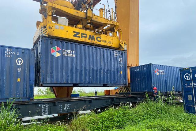 Гуансидан ?аза?станны? Алматы ?аласына ?ант экспорттайтын ал?аш?ы ?ытай-Еуропа пойызы жол?а шы?ты