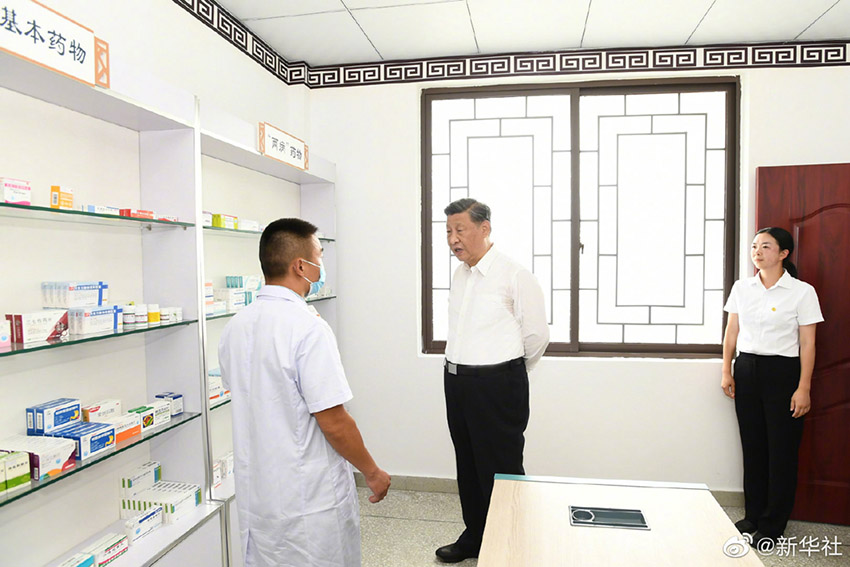 Т?ра?а Си Цзиньпин Сычуаньны? Мэйшань ?аласында ?ызметт?к тексер?сте болды