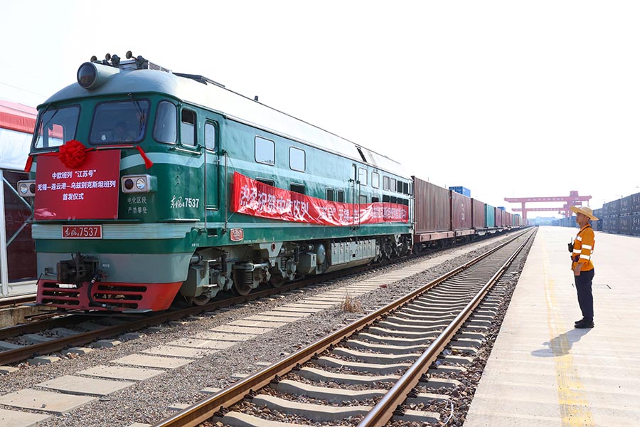 ?ытай-Еуропа ж?к пойызыны? Вуси-Ляньюньган-?збекстан ба?ытында?ы ?Цзянсу? пойызы ж?ре бастады