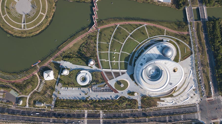 Шанхай ерк?н сауда айма?ы Линьган жа?а аума?ыны? ??рыл?анына ?ш жыл толуына орай нег?зг? ??рылыс жобаларыны? басталу салтанаты ?тт?