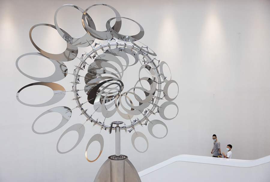 Шанхай ерк?н сауда айма?ы Линьган жа?а аума?ыны? ??рыл?анына ?ш жыл толуына орай нег?зг? ??рылыс жобаларыны? басталу салтанаты ?тт?