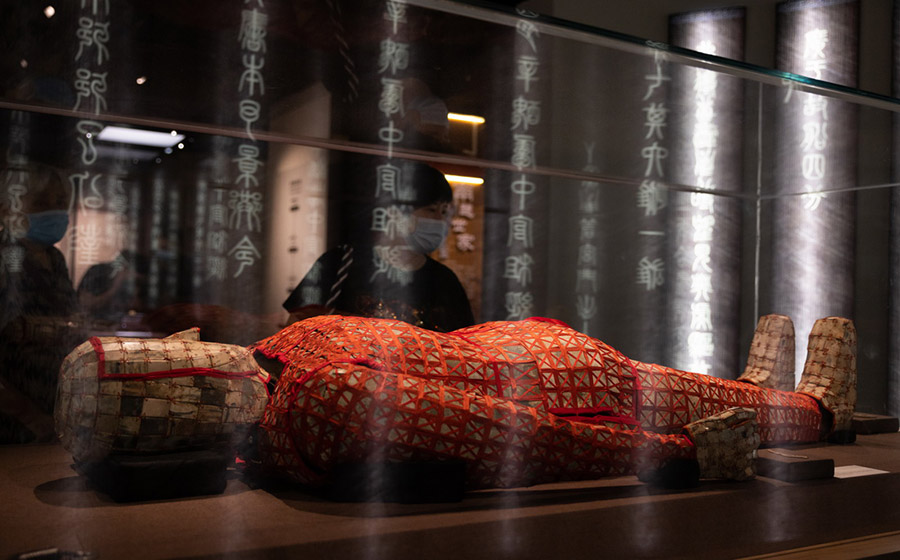 Шанхай ерк?н сауда айма?ы Линьган жа?а аума?ыны? ??рыл?анына ?ш жыл толуына орай нег?зг? ??рылыс жобаларыны? басталу салтанаты ?тт?