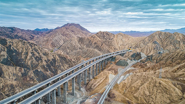 Шы?жа? Жет?мб?ла?-Чар?ылы? тас жолы ая?талып, к?л?к ?оз?алысы ашылды