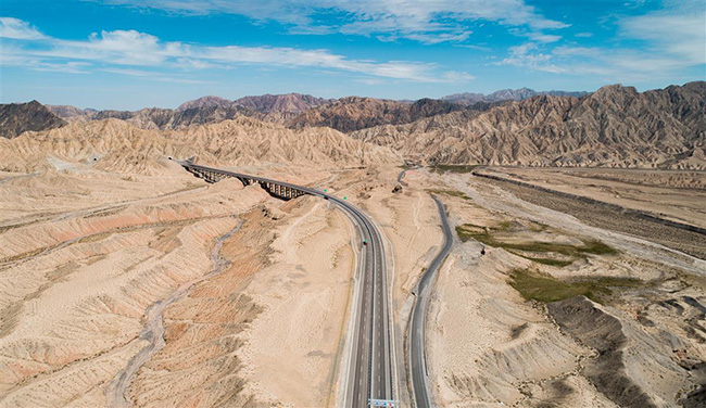 Шы?жа? Жет?мб?ла?-Чар?ылы? тас жолы ая?талып, к?л?к ?оз?алысы ашылды