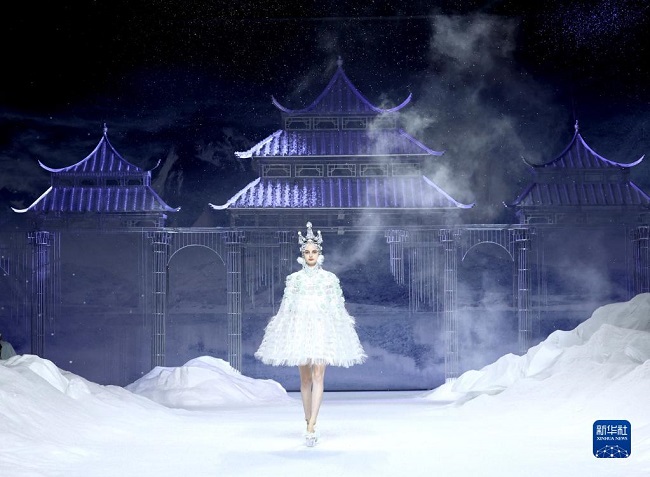 ?ытай халы?аралы? с?н апталы?ыны? (2023 к?ктем/жаз топтамасы) ашылу шоуы Бейж??де ?тт?