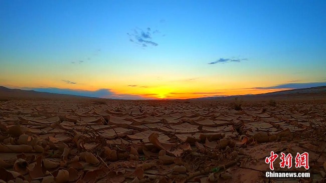 К?зг? шапа??а шомыл?ан Жыралы шат?алы