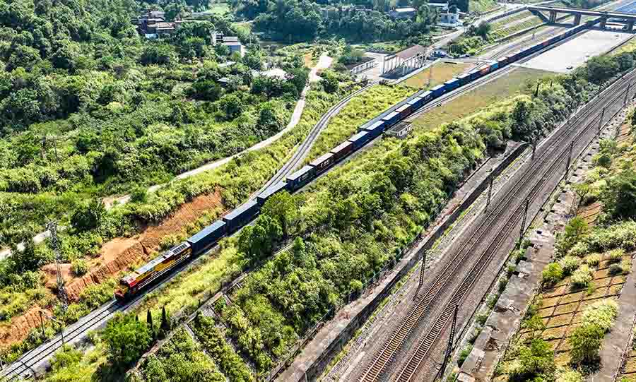 Пиншян, Цзянси: Цзянсид?? батыс ???р?нде ал?аш?ы ?ытай-Еуропа пойызы ашылды