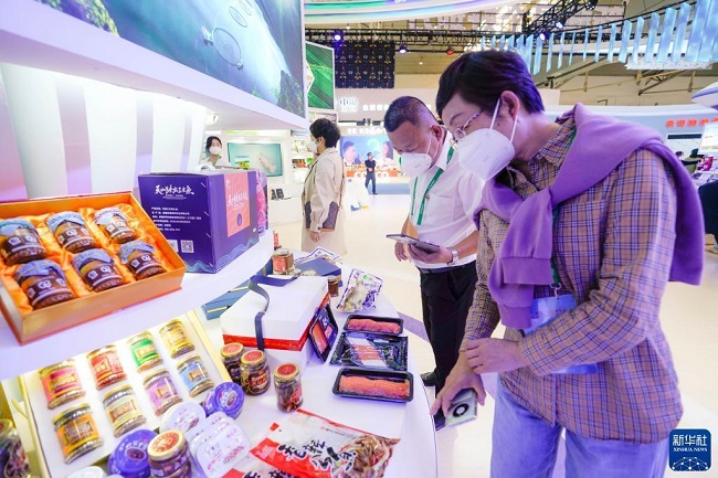 ?ытайлы? ж?не шетелд?к кас?порындар ?ытай-Еуразия Экспосында то?ысты