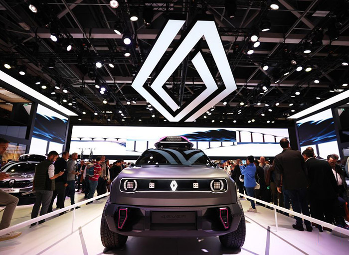 ?ытайлы? электромобильдер Париж авто к?рмес?не ?ойылды