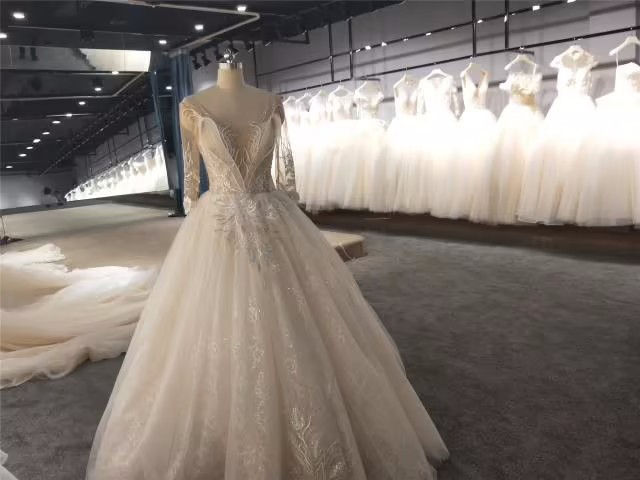 Ша?ын ауылдан шы??ан ?йлену к?йлектер? ?лемдег? ?алы?ды?тарды? ?олына жетед?