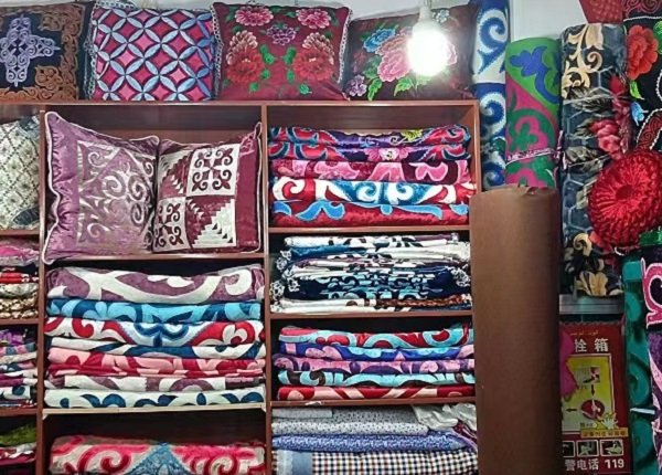 Жеменейл?к бойжеткенн?? кестемен ?рнектелген тамаша т?рмысы