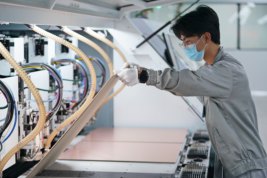 Луннань, Цзянси: экспортты? тапсырыстарды мерз?м?нде орындау ?ш?н бар к?шт? салуда