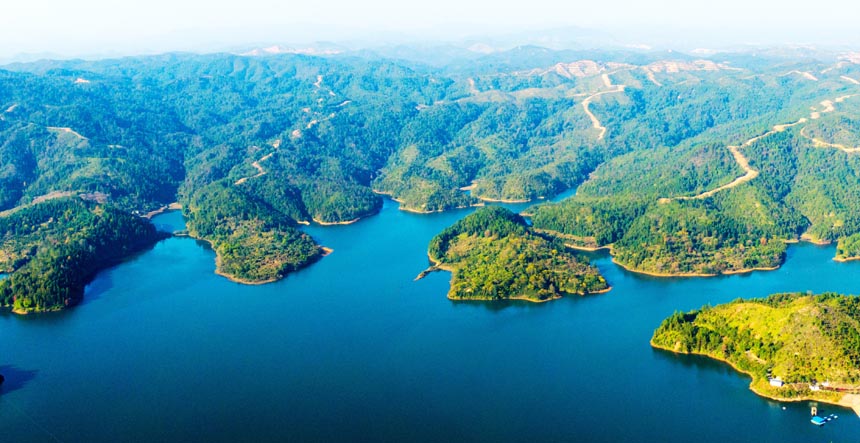 Диннань, Цзянси: экологиялы? су айдыныны? к?ркем пейзажы