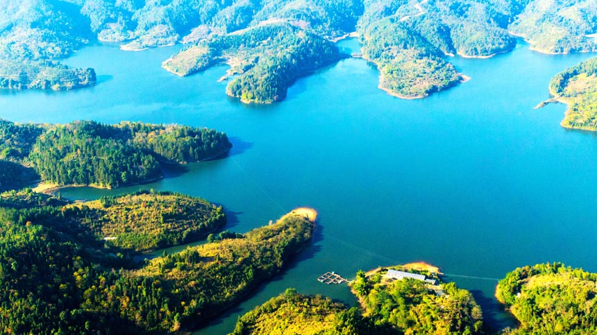 Диннань, Цзянси: экологиялы? су айдыныны? к?ркем пейзажы