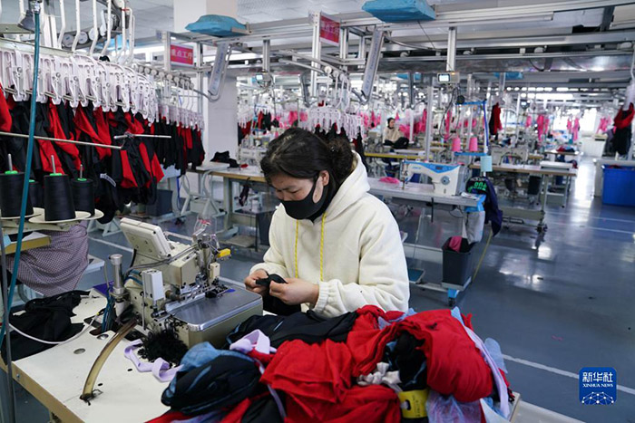 К?с?порын ?нд?р?с? ?ар?ынды ж?р?п жатыр