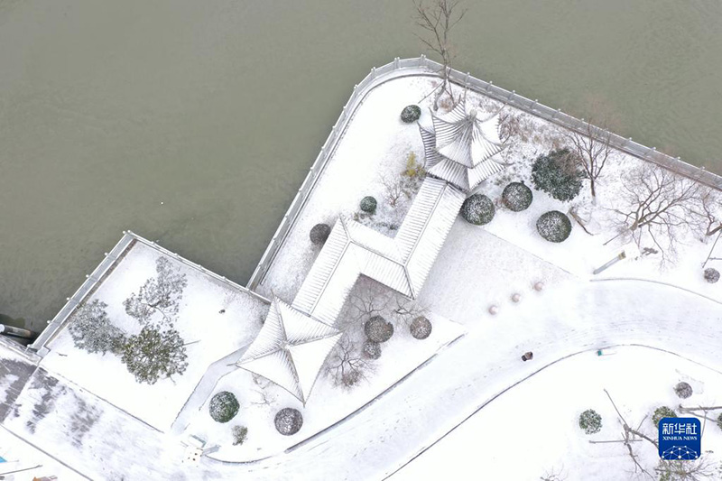 ?ар ?ымта?ан жер-ананы? к?р?н?с?