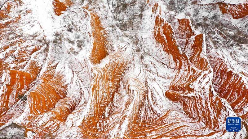 ?ар ?ымта?ан жер-ананы? к?р?н?с?