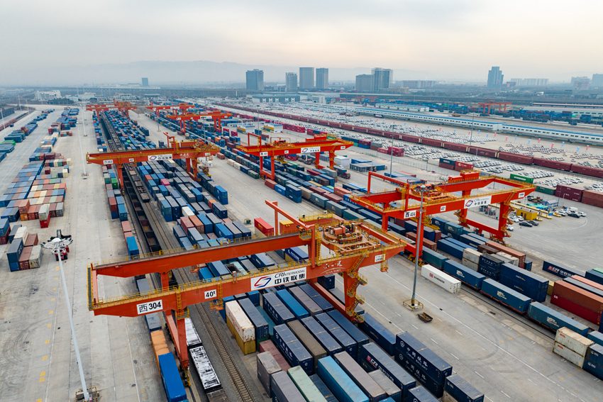 Шэньсиде ?ытайдан ЕО-?а вагондарды экспорттау?а арнал?ан ал?аш?ы арнайы пойыз ?ске ?осылды