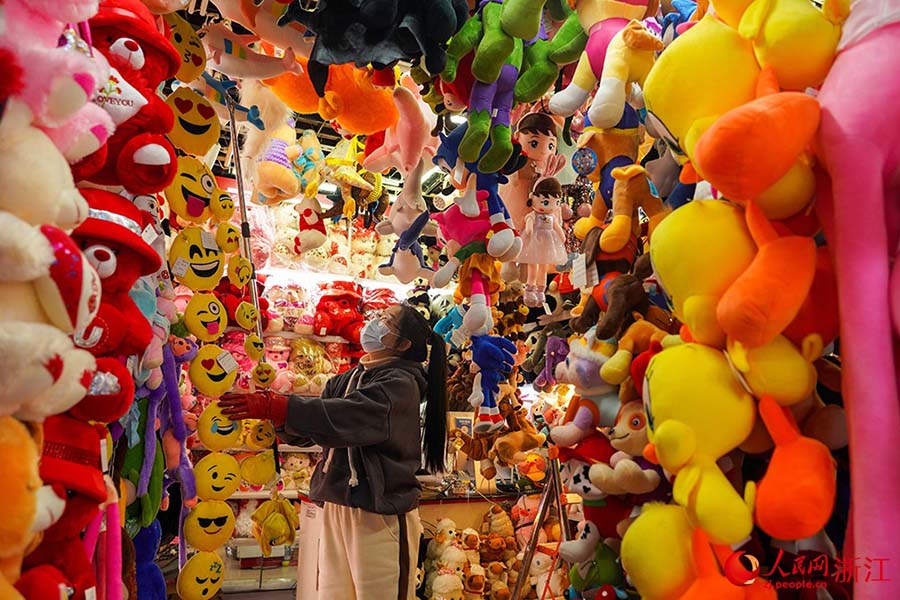 Фестивальден кей?н ?лемдег? е? ?р? тауар нары?ы саналатын Иу халы?аралы? сауда ?аласы ашылды