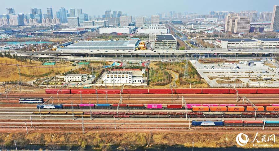 Чжэнчжоу, Хэнань: ?ытай-Еуропа пойыздарыны? к?л?к ?оз?алысы ?ызу ж?р?п жатыр