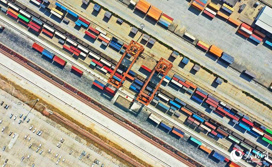 Чжэнчжоу, Хэнань: ?ытай-Еуропа пойыздарыны? к?л?к ?оз?алысы ?ызу ж?р?п жатыр