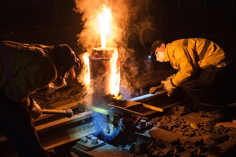 ?ытай-Еуропа пойызымен б?рге ж?рет?н ?тем?ржол д?р?гер??