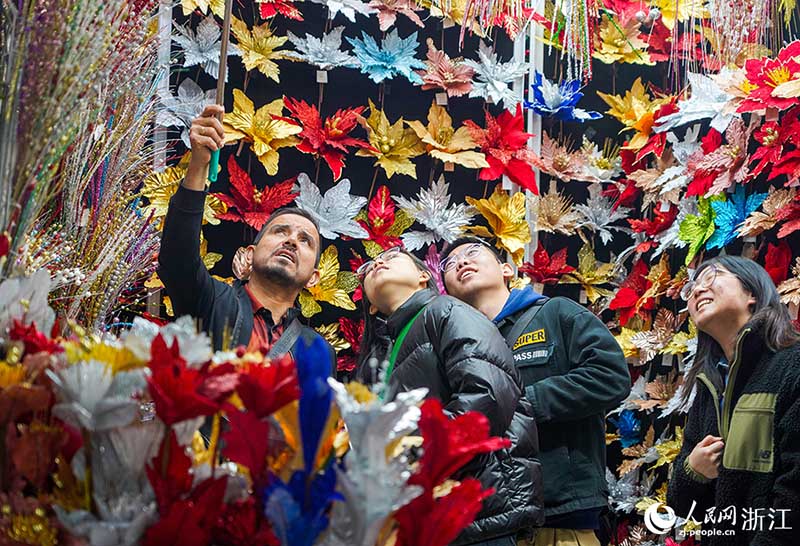 Чжэцзян ?лкес? Иу ?аласы халы?аралы? сауда базарында?ы ?арбаласты?