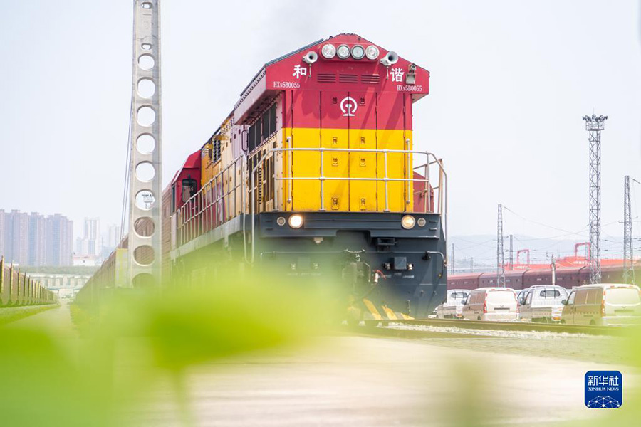 Тауарлы? к?л?ктер тем?ржол ар?ылы б?к?л ?лем нары?ына бет алды