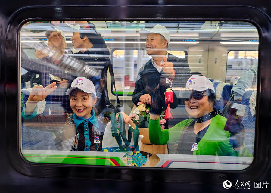 ?ытай-Лаос тем?ржолы халы?аралы? жолаушылар пойызын ?ске ?осты