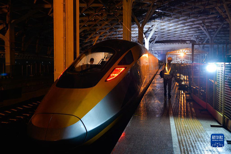 Джакарта-Бандунг жо?ары жылдамды?ты тем?ржолы б?рлескен сына?ты бастады