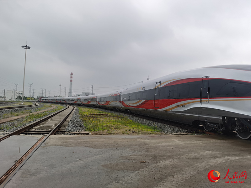 ?ытай ж?рдек пойыздарыны? бес?г?