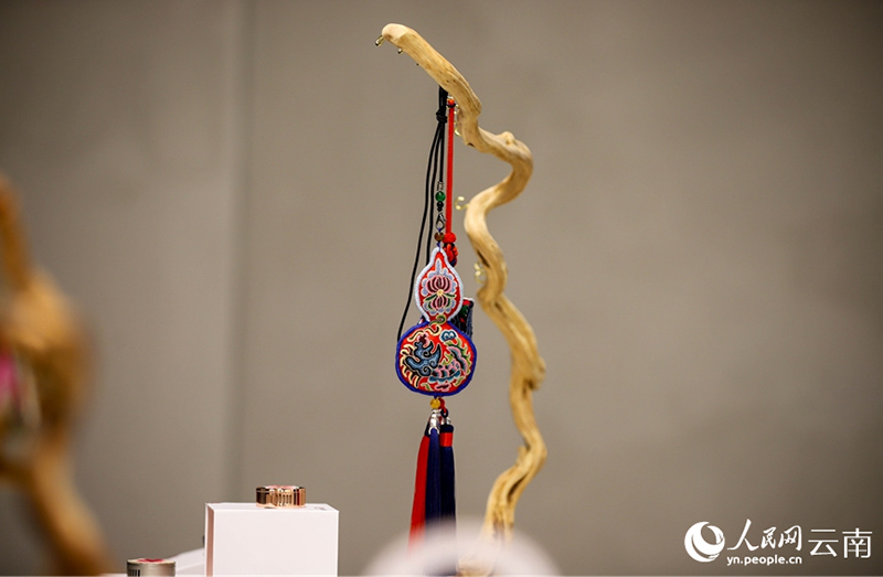 Юньнаньда И ?лты кестелер?н?? к?рмес? ?тт?