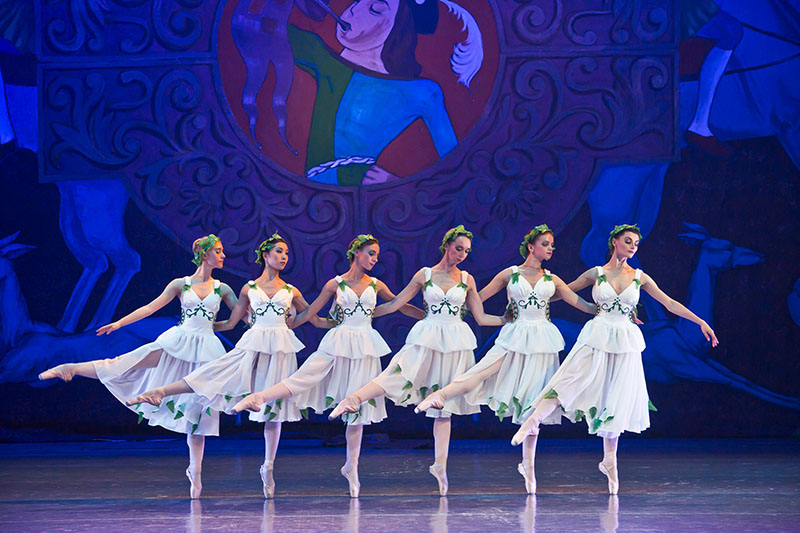 ?р?мж?де 6-ншы ?ытай Шы?жа? халы?аралы? халы? би фестивал? ашылды